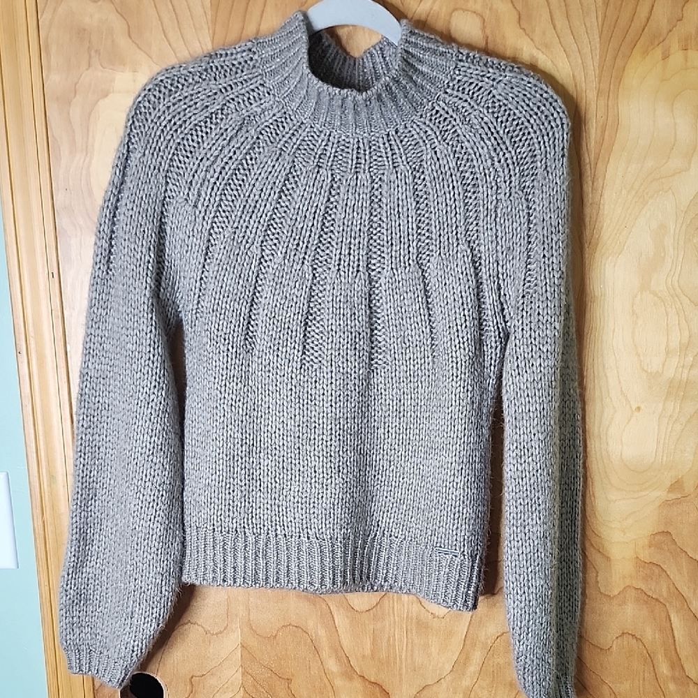 Abercrombie & Fitch Balloon Sleeve Knit Sweater - Picture 2 of 4